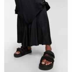 Christian Louboutin Daddy Pool Flat Leather Sandals 7 Christian Louboutin Daddy Pool Flat Leather Sandals -Christian Louboutin Sales unnamed file 1382