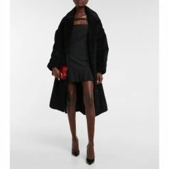 Christian Louboutin Loubitwist Small Patent Leather Clutch -Christian Louboutin Sales unnamed file 270